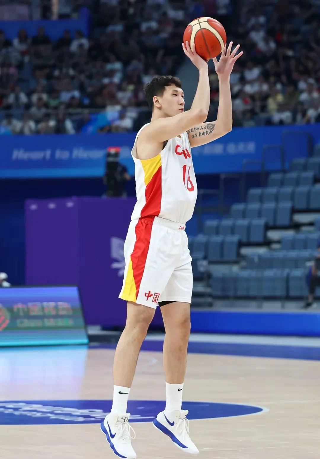中国男篮将去西班牙拉练杨瀚森打夏联曾凡博康复(中国 西班牙 男篮)