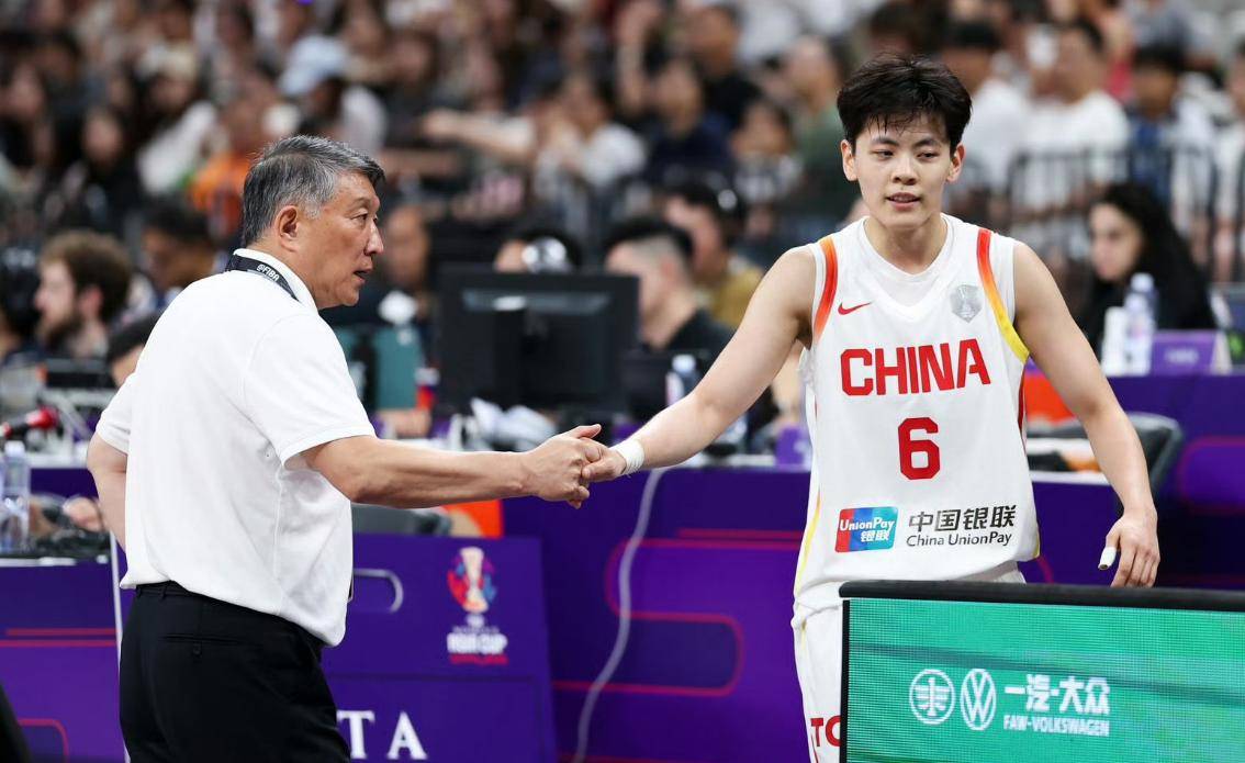 宫鲁鸣谈双塔组合：进攻端效果很好防守漏洞尽快弥补(王楚钦美国大满贯决赛赛前采访)